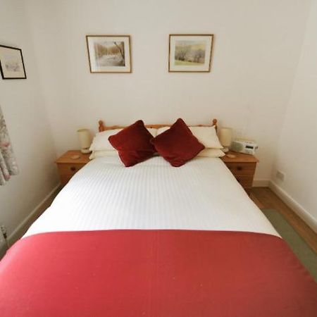 Windwhistle Villa Lyme Regis Bagian luar foto