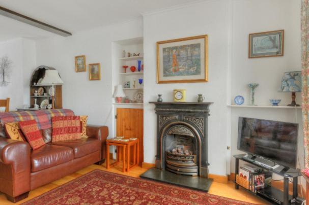 Windwhistle Villa Lyme Regis Bagian luar foto